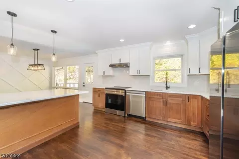 516 Paterson Hamburg Tpke, West Milford, NJ 07480