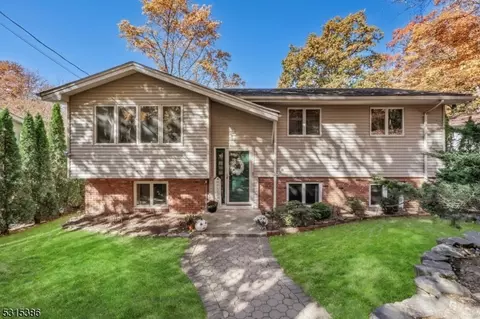 8 Keewadin Ave, Hopatcong, NJ 07843