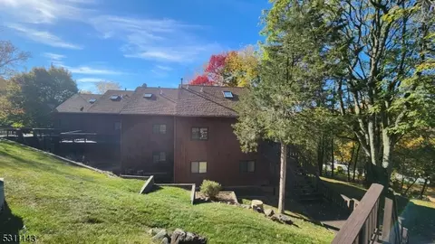 11 Great Gorge Dr #1, Vernon, NJ 07462