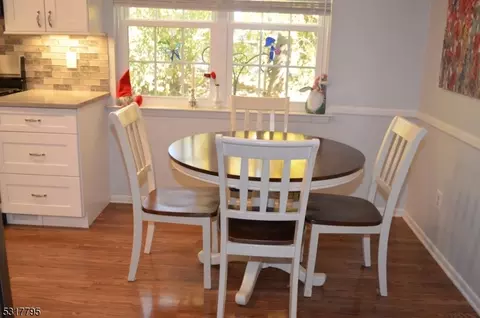 37 Hanover Sq # E, Middlesex, NJ 08846 photo 3