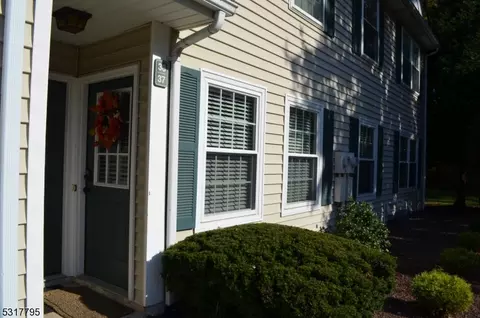 37 Hanover Sq # E, Middlesex, NJ 08846 photo 2