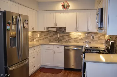 37 Hanover Sq # E, Middlesex, NJ 08846 photo 7