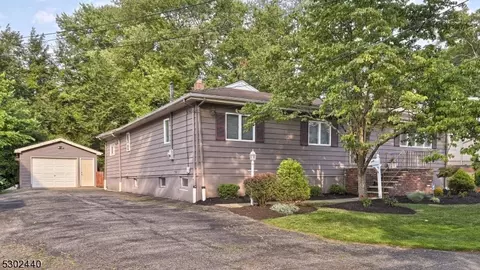 34 Garrow Ave, Pequannock Twp, NJ 07440