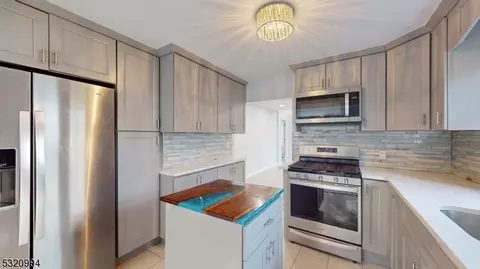 8 Cayuga Trl, Wayne, NJ 07470 photo 6