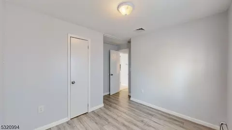 8 Cayuga Trl, Wayne, NJ 07470 photo 17
