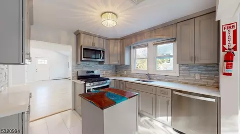 8 Cayuga Trl, Wayne, NJ 07470 photo 7