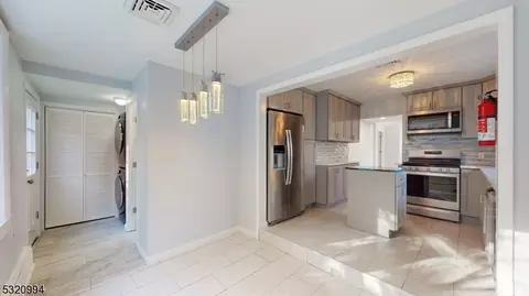 8 Cayuga Trl, Wayne, NJ 07470 photo 8