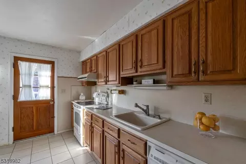 33 Crescent Rd, Wanaque, NJ 07465 photo 8