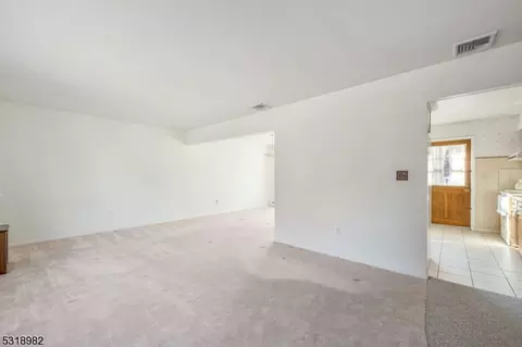 33 Crescent Rd, Wanaque, NJ 07465 photo 5