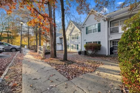 506 Chatfield Dr #506, Pompton Plains, NJ 07444