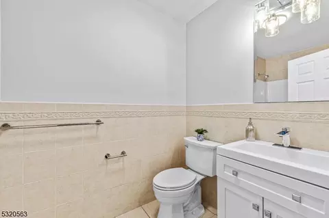 108 Berry St, Hackensack, NJ 07601 photo 22