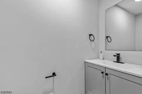 108 Berry St, Hackensack, NJ 07601 photo 9