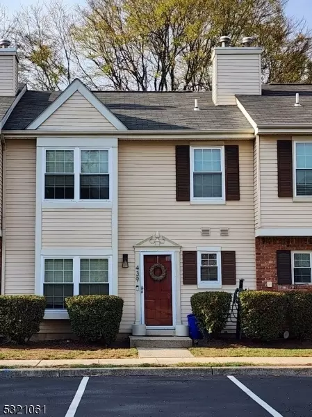 439 Aldeburgh Ave, Franklin Twp, NJ 08873