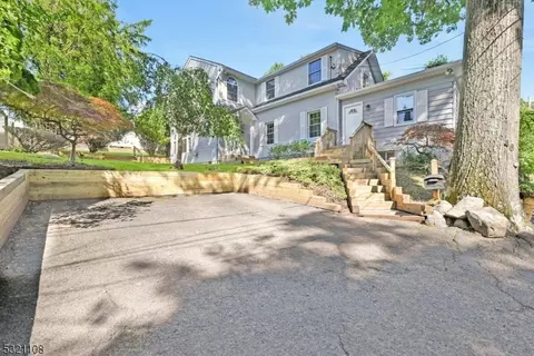 46 Midland Ave, Park Ridge, NJ 07656