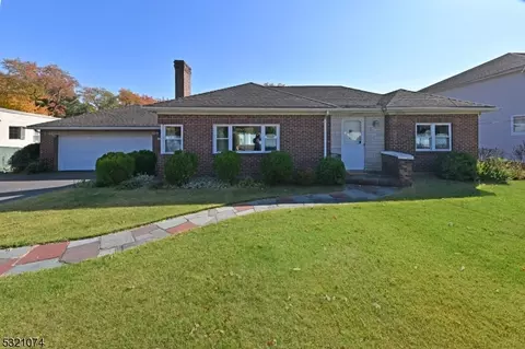 80 Forest Ave, Paramus, NJ 07652 photo 2