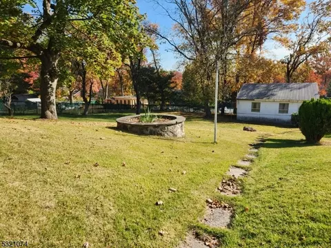 80 Forest Ave, Paramus, NJ 07652 photo 8