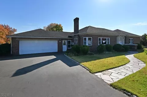 80 Forest Ave, Paramus, NJ 07652