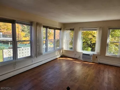 80 Forest Ave, Paramus, NJ 07652 photo 14