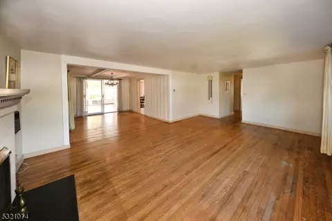 80 Forest Ave, Paramus, NJ 07652 photo 11