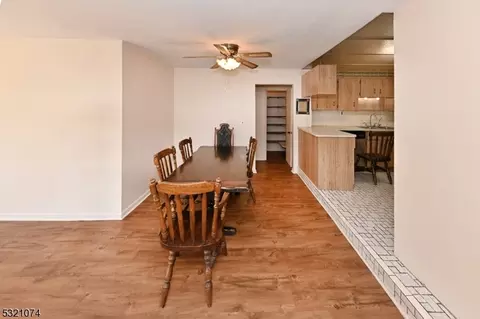80 Forest Ave, Paramus, NJ 07652 photo 16