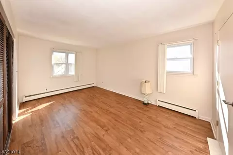 80 Forest Ave, Paramus, NJ 07652 photo 19