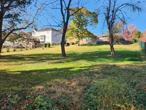 80 Forest Ave, Paramus, NJ 07652 photo 31