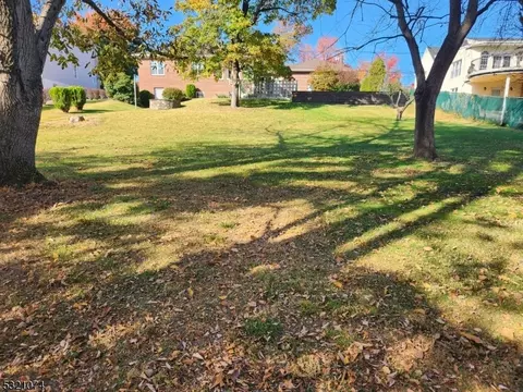 80 Forest Ave, Paramus, NJ 07652 photo 30