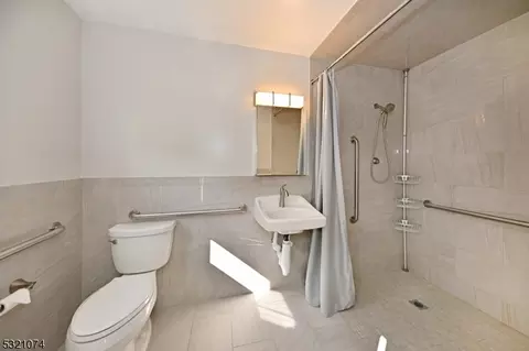 80 Forest Ave, Paramus, NJ 07652 photo 21