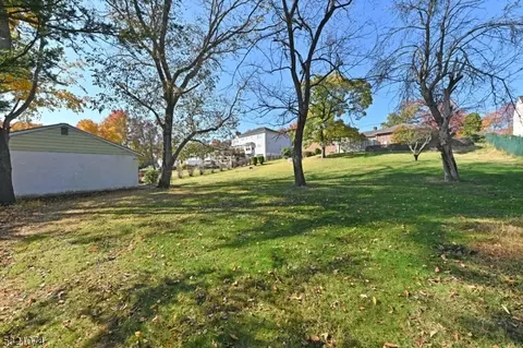 80 Forest Ave, Paramus, NJ 07652 photo 43
