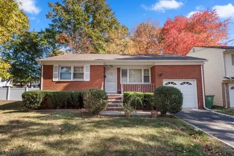 955 Walnut St, Roselle, NJ 07203