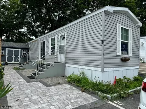 8 White Birch Park, Hampton, NJ 08827 photo 2