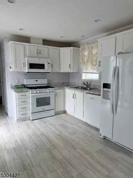 8 White Birch Park, Hampton, NJ 08827