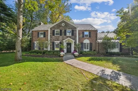 22 Joanna Way, Millburn Twp, NJ 07078