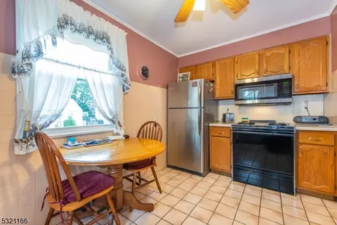 9 Ideal Ct, Nutley, NJ 07110 photo 6