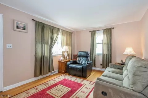 9 Ideal Ct, Nutley, NJ 07110 photo 4