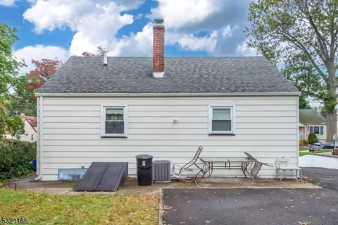 9 Ideal Ct, Nutley, NJ 07110 photo 17