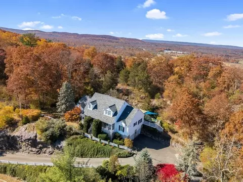 3 Everest Dr, Hackettstown, NJ 07840
