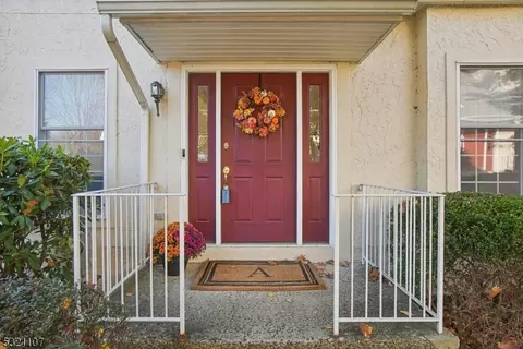 24 Princeton Ct, Basking Ridge, NJ 07920