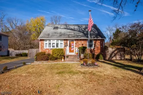 13 Park Pl, Middlesex, NJ 08846 photo 2