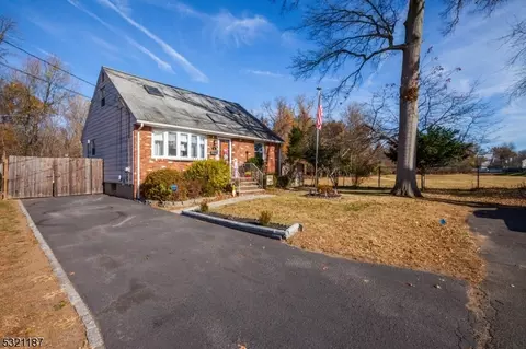 13 Park Pl, Middlesex, NJ 08846 photo 3