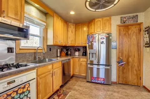 13 Park Pl, Middlesex, NJ 08846 photo 7