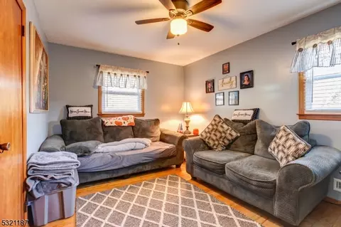 13 Park Pl, Middlesex, NJ 08846 photo 11