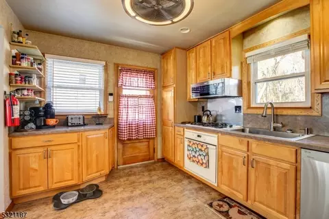 13 Park Pl, Middlesex, NJ 08846 photo 8