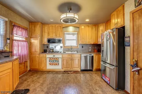 13 Park Pl, Middlesex, NJ 08846 photo 6