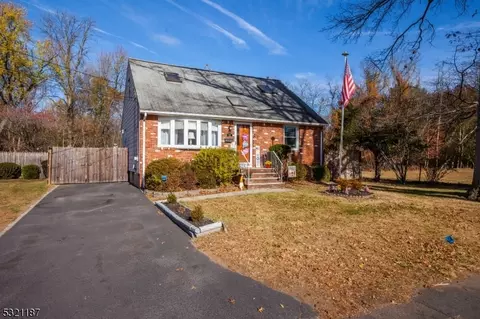 13 Park Pl, Middlesex, NJ 08846