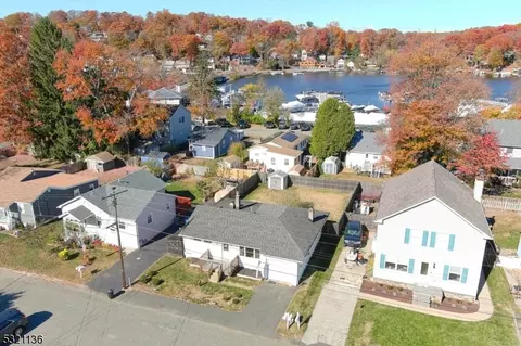 7 Cypress Rd, Jefferson, NJ 07849