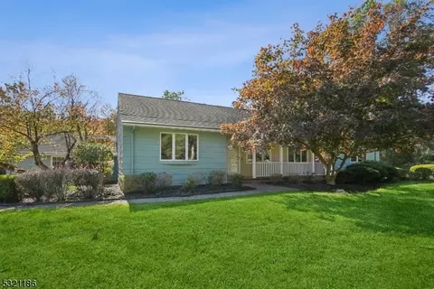 1 Yardley Rd, Mendham Twp, NJ 07945