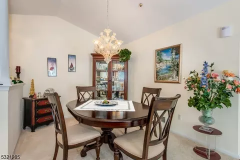 136 Potomac Dr, Basking Ridge, NJ 07920 photo 17
