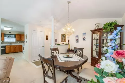 136 Potomac Dr, Basking Ridge, NJ 07920 photo 7
