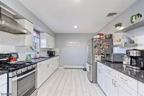 392 Taylor Ave, Hackensack, NJ 07601 photo 10